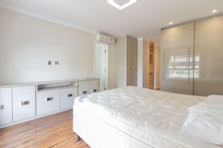 Apartamento à venda com 222m², 4 quartos e 4 vagas