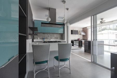 Apartamento à venda com 222m², 4 quartos e 4 vagas