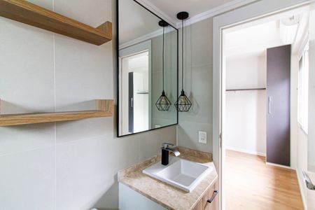 Apartamento à venda com 139m², 3 quartos e 2 vagas Apartamento à venda com 139m², 3 quartos e 2 vagasBanheiro da Suíte