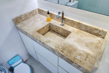 Apartamento à venda com 65m², 2 quartos e 2 vagasBanheiro da Suíte 