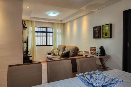 Apartamento à venda com 65m², 2 quartos e 2 vagasSala