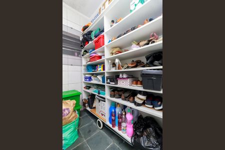 Casa à venda com 434m², 11 quartos e 5 vagas Casa à venda com 434m², 11 quartos e 5 vagasÁrea de Serviço