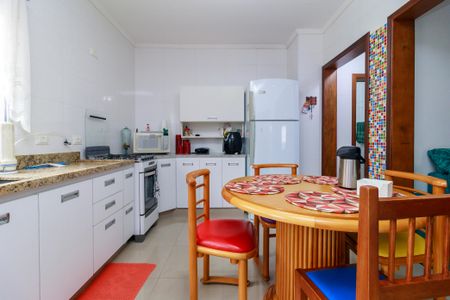 Casa à venda com 434m², 11 quartos e 5 vagas Casa à venda com 434m², 11 quartos e 5 vagasCozinha