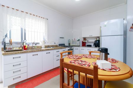 Casa à venda com 434m², 11 quartos e 5 vagas Casa à venda com 434m², 11 quartos e 5 vagasCozinha