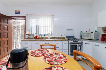 Casa à venda com 434m², 11 quartos e 5 vagas Casa à venda com 434m², 11 quartos e 5 vagasCozinha