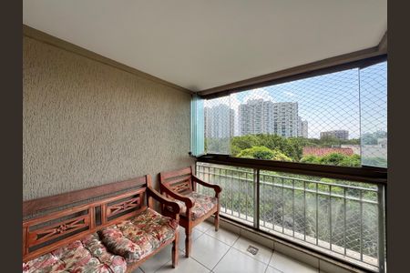 Apartamento para alugar com 96m², 3 quartos e 3 vagasVaranda