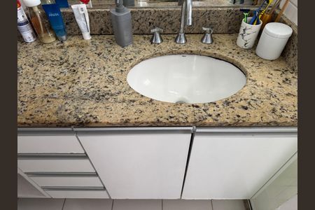 Apartamento para alugar com 96m², 3 quartos e 3 vagasSuíte - Banheiro