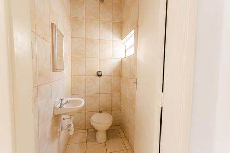 Casa à venda com 119m², 2 quartos e 2 vagas Casa à venda com 119m², 2 quartos e 2 vagasBanheiro