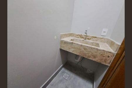 Casa à venda com 185m², 3 quartos e 4 vagas
