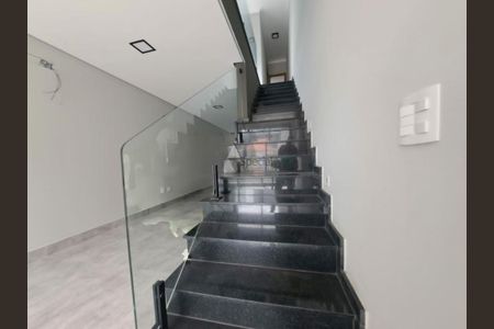 Casa à venda com 185m², 3 quartos e 4 vagas