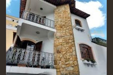 Casa à venda com 320m², 3 quartos e 4 vagas