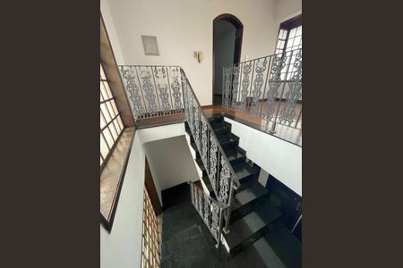 Casa à venda com 320m², 3 quartos e 4 vagas