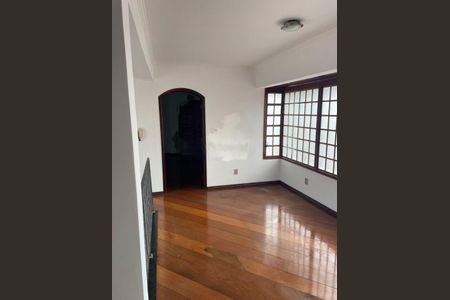 Casa à venda com 320m², 3 quartos e 4 vagas