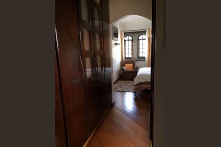 Casa à venda com 229m², 3 quartos e 6 vagas