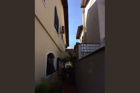 Casa à venda com 229m², 3 quartos e 6 vagas