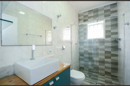 Casa à venda com 221m², 4 quartos e 3 vagas