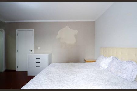 Casa à venda com 221m², 4 quartos e 3 vagas