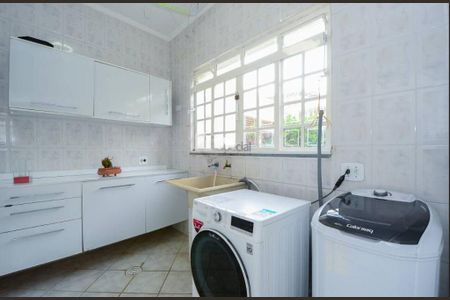 Casa à venda com 221m², 4 quartos e 3 vagas