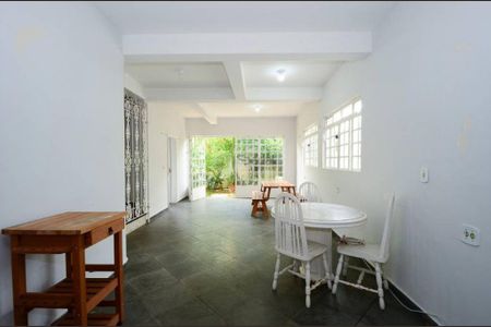 Casa à venda com 221m², 4 quartos e 3 vagas