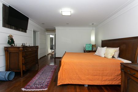 Casa à venda com 625m², 3 quartos e 4 vagasSuíte 1