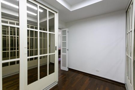 Casa à venda com 625m², 3 quartos e 4 vagasCloset da Suíte 1