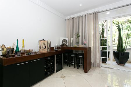 Casa à venda com 625m², 3 quartos e 4 vagasSala