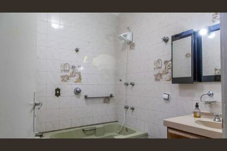 Casa à venda com 220m², 3 quartos e 9 vagas