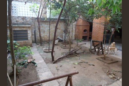 Casa à venda com 1200m², 3 quartos e 3 vagas