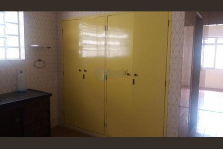 Casa à venda com 220m², 2 quartos e 3 vagas