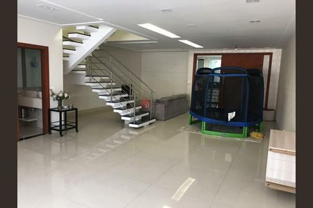 Casa à venda com 450m², 3 quartos e 6 vagas