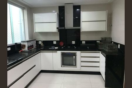 Casa à venda com 450m², 3 quartos e 6 vagas