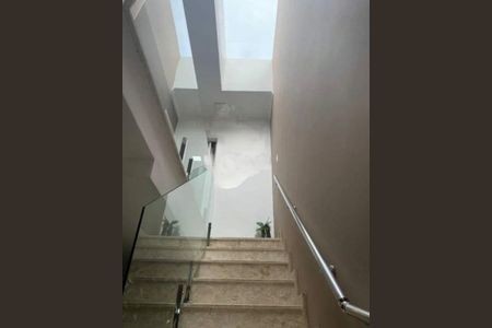 Casa à venda com 161m², 3 quartos e 4 vagas