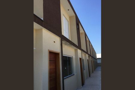 Casa à venda com 70m², 2 quartos e 2 vagas