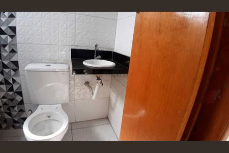 Casa à venda com 63m², 2 quartos e 1 vaga