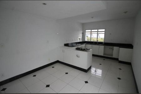Casa à venda com 189m², 4 quartos e 8 vagas