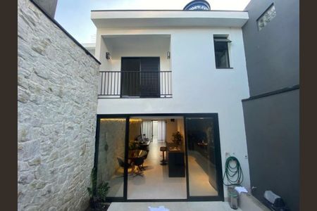 Casa à venda com 130m², 3 quartos e 2 vagas