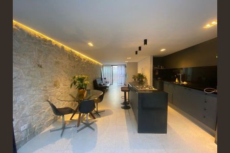 Casa à venda com 130m², 3 quartos e 2 vagas