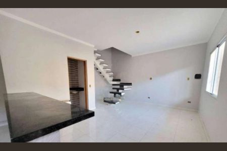 Casa à venda com 105m², 2 quartos e 2 vagas