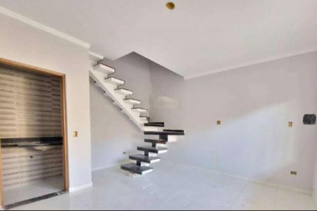 Casa à venda com 105m², 2 quartos e 2 vagas