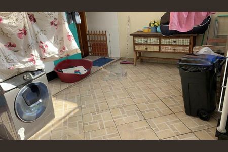 Casa à venda com 230m², 3 quartos e 2 vagas