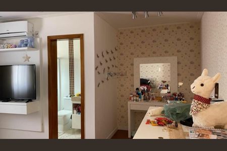 Casa à venda com 230m², 3 quartos e 2 vagas