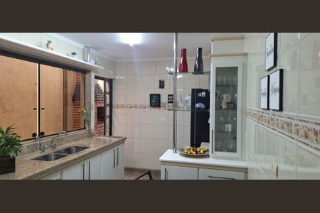 Casa à venda com 105m², 4 quartos e 2 vagas