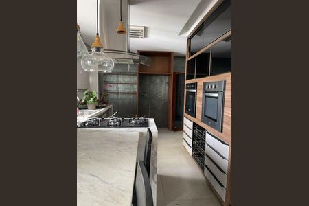 Apartamento à venda com 226m², 4 quartos e 4 vagas