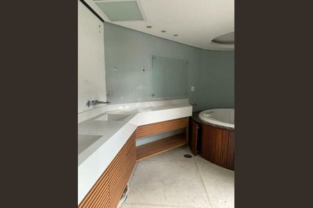 Apartamento à venda com 226m², 4 quartos e 4 vagas