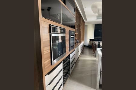 Apartamento à venda com 226m², 4 quartos e 4 vagas