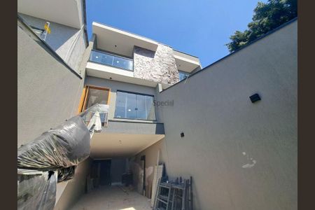 Casa à venda com 129m², 2 quartos e 2 vagas