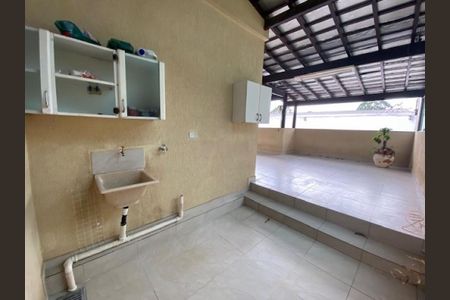 Casa à venda com 130m², 3 quartos e 2 vagas