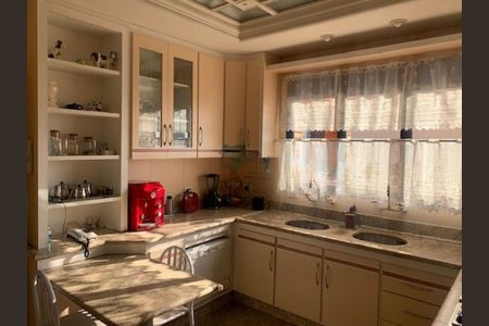Apartamento à venda com 236m², 4 quartos e 4 vagas