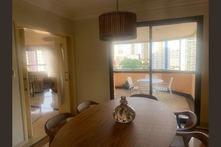 Apartamento à venda com 236m², 4 quartos e 4 vagas