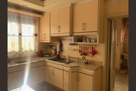 Apartamento à venda com 236m², 4 quartos e 4 vagas